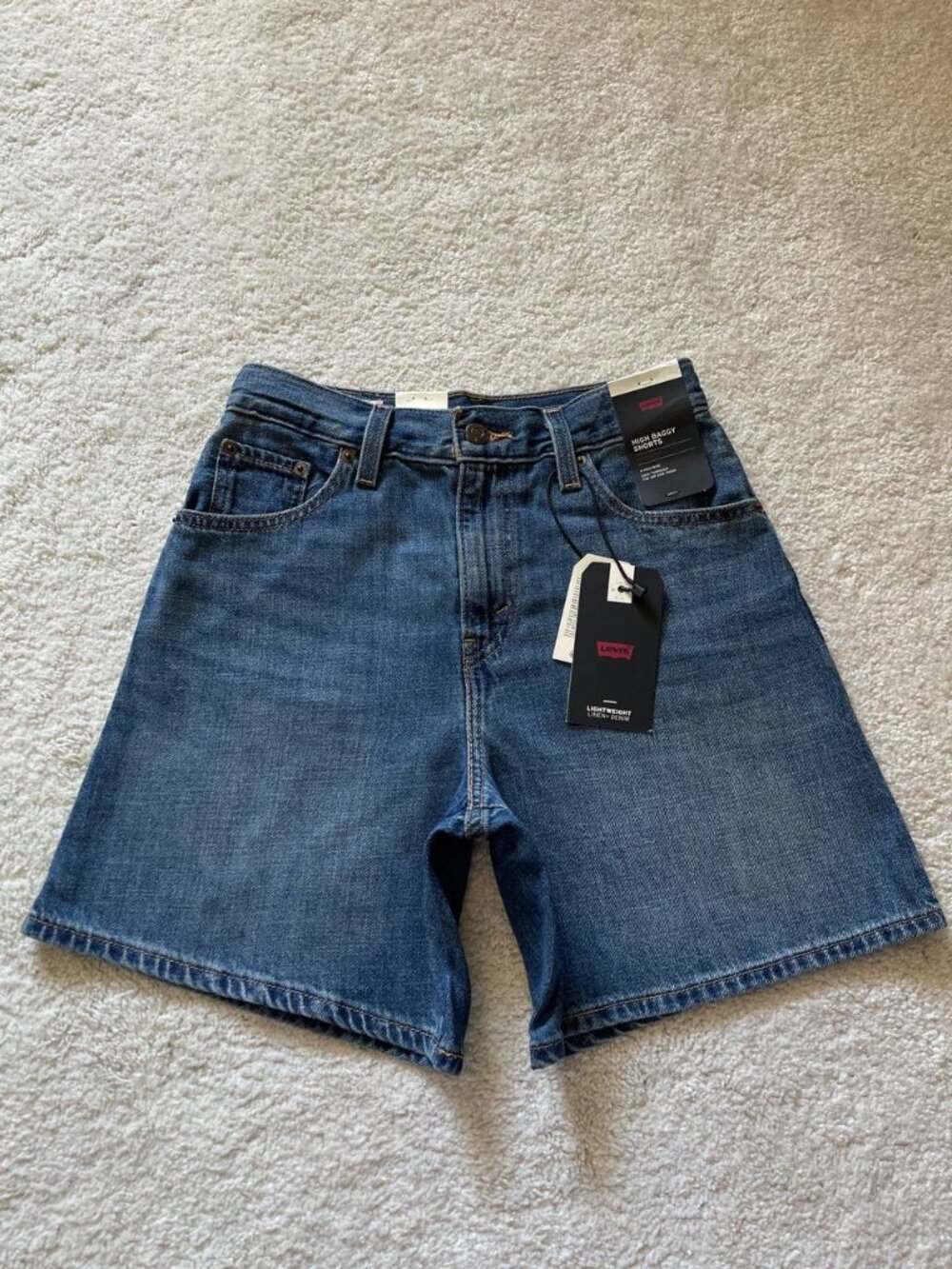 NWT Levi's High Rise Baggy Lightweight Shorts Size 24
